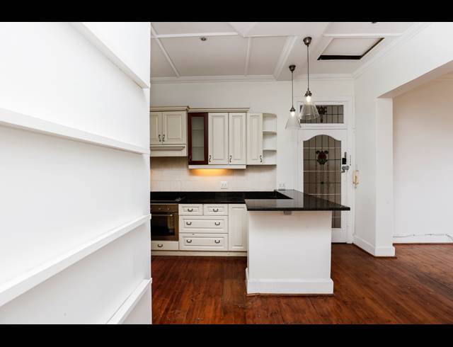 2.5 BEDROOM APARTMENT FOR SALE IN ESSENWOOD